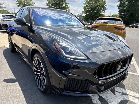 Used 2025 Maserati Grecale Trofeo AWD/4WD image 12