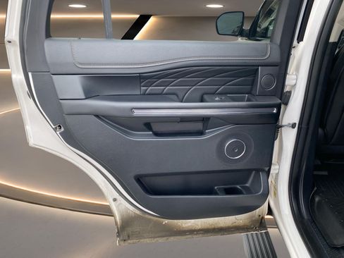 Used 2019 Ford Expedition Platinum AWD/4WD image 28