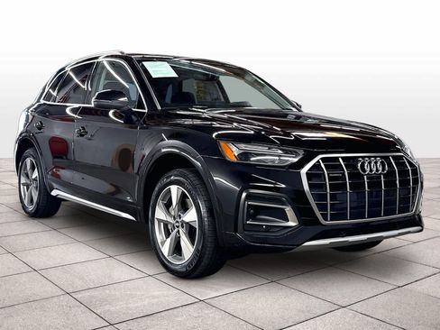 Used 2022 Audi Q5 2.0T Premium Plus w/ Premium Plus Package AWD/4WD image 2