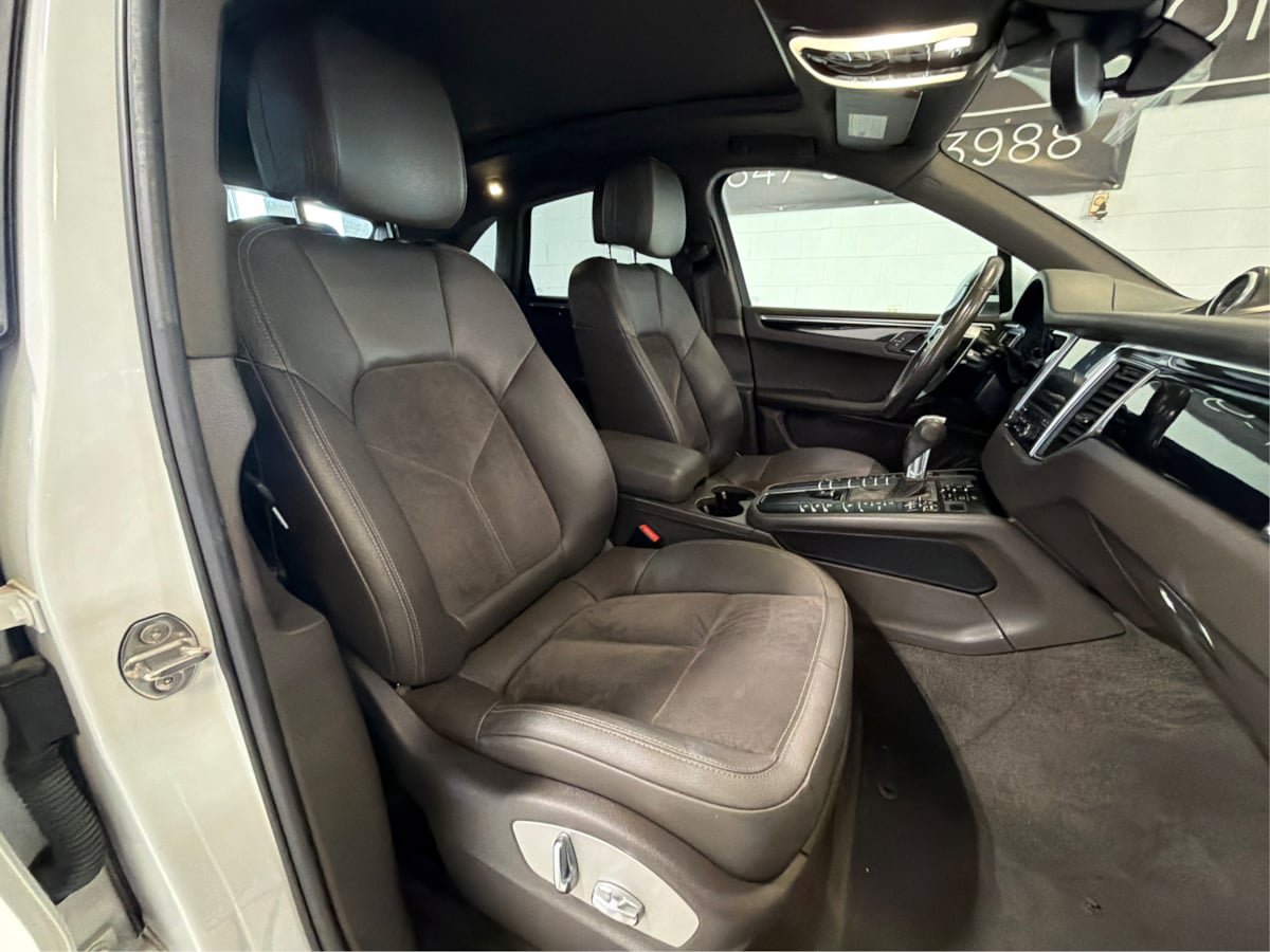 Used 2018 Porsche Macan AWD/4WD image 15