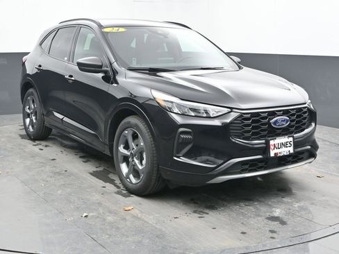 Used 2024 Ford Escape ST-Line image 3