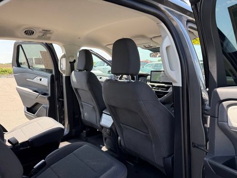 Used 2025 Ford Explorer Active AWD/4WD image 20