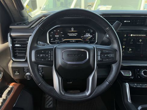Used 2025 GMC Sierra 2500 Denali Ultimate image 14