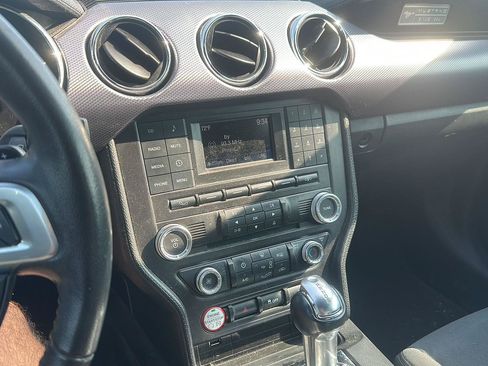 Used 2015 Ford Mustang Coupe RWD image 17