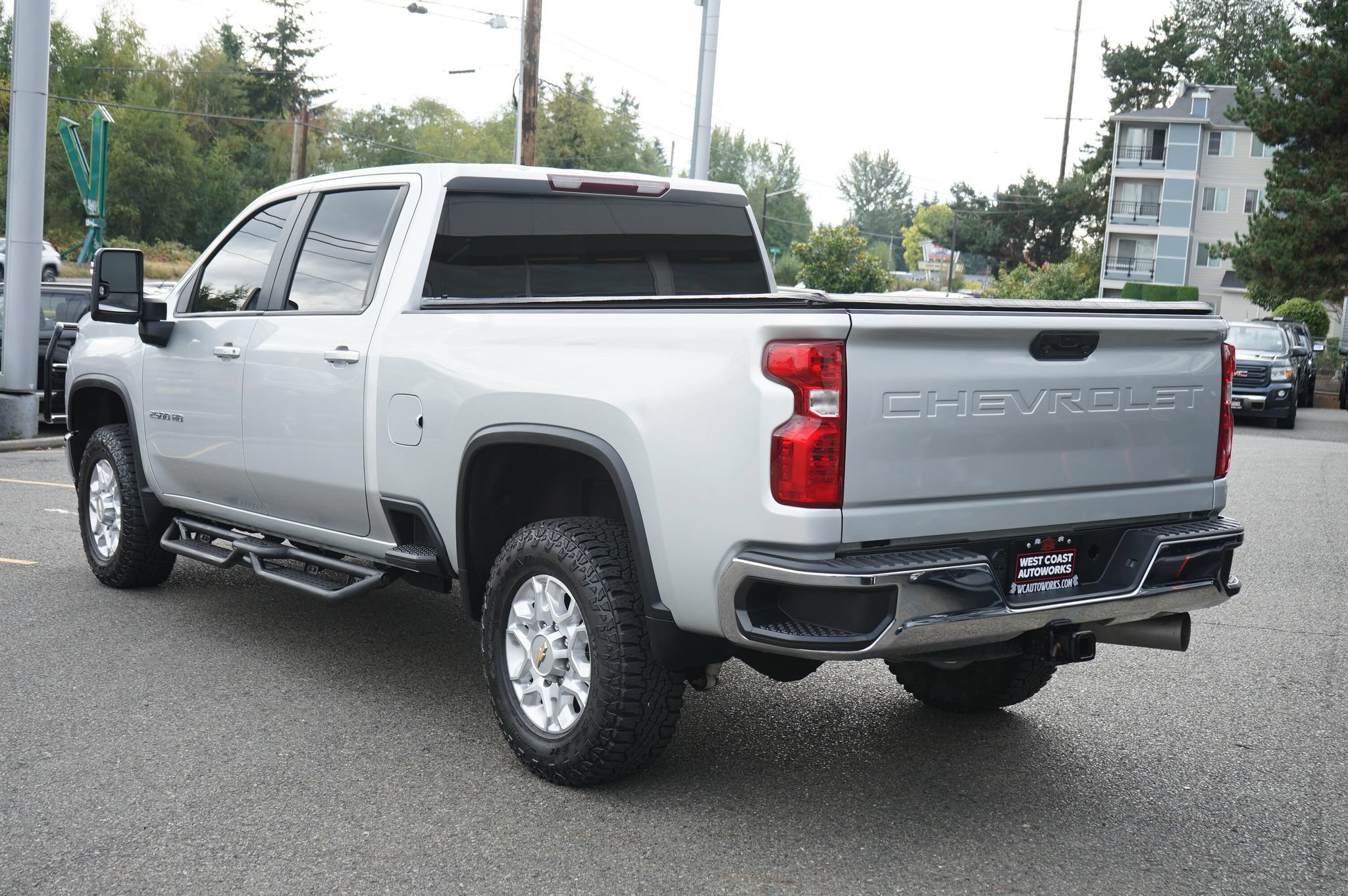 Used 2022 Chevrolet Silverado 2500 LT w/ Convenience Package AWD/4WD image 3