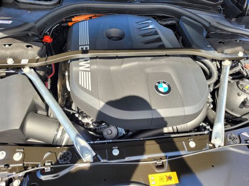 Used 2026 BMW 750e xDrive image 18