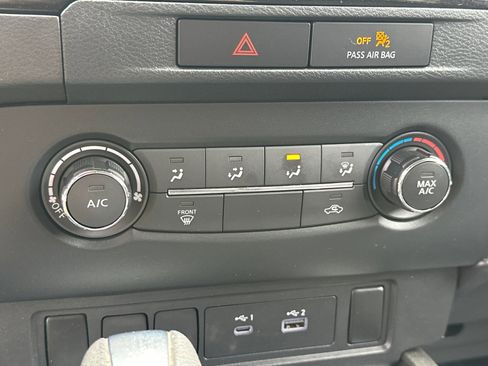 Certified 2022 Nissan Frontier SV image 30