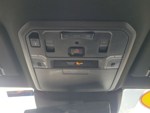 Used 2025 Toyota Tacoma Limited image 36