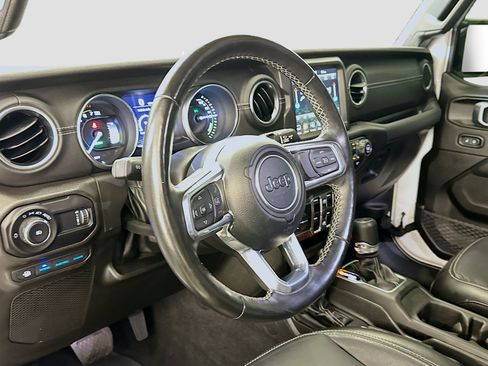 Used 2023 Jeep Wrangler Unlimited Sahara w/ Cold Weather Group AWD/4WD image 18