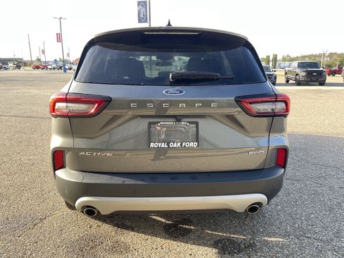 Used 2023 Ford Escape Active w/ Tech Pack #1 AWD/4WD image 5