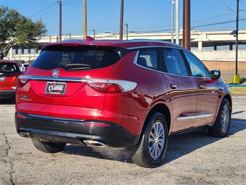 Used 2022 Buick Enclave Essence image 7