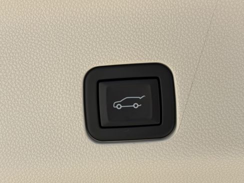 Certified 2024 Cadillac Escalade Sport Platinum w/ LPO, ONYX Package AWD/4WD image 11