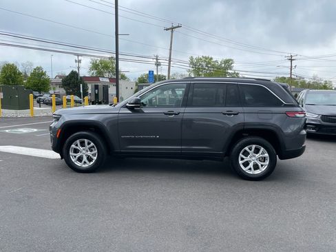 Certified 2023 Jeep Grand Cherokee Limited AWD/4WD image 4