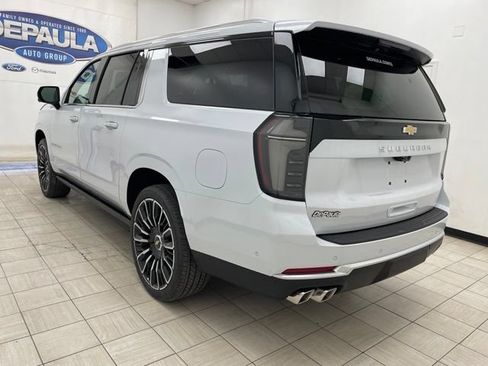 New 2026 Chevrolet Suburban High Country AWD/4WD image 21