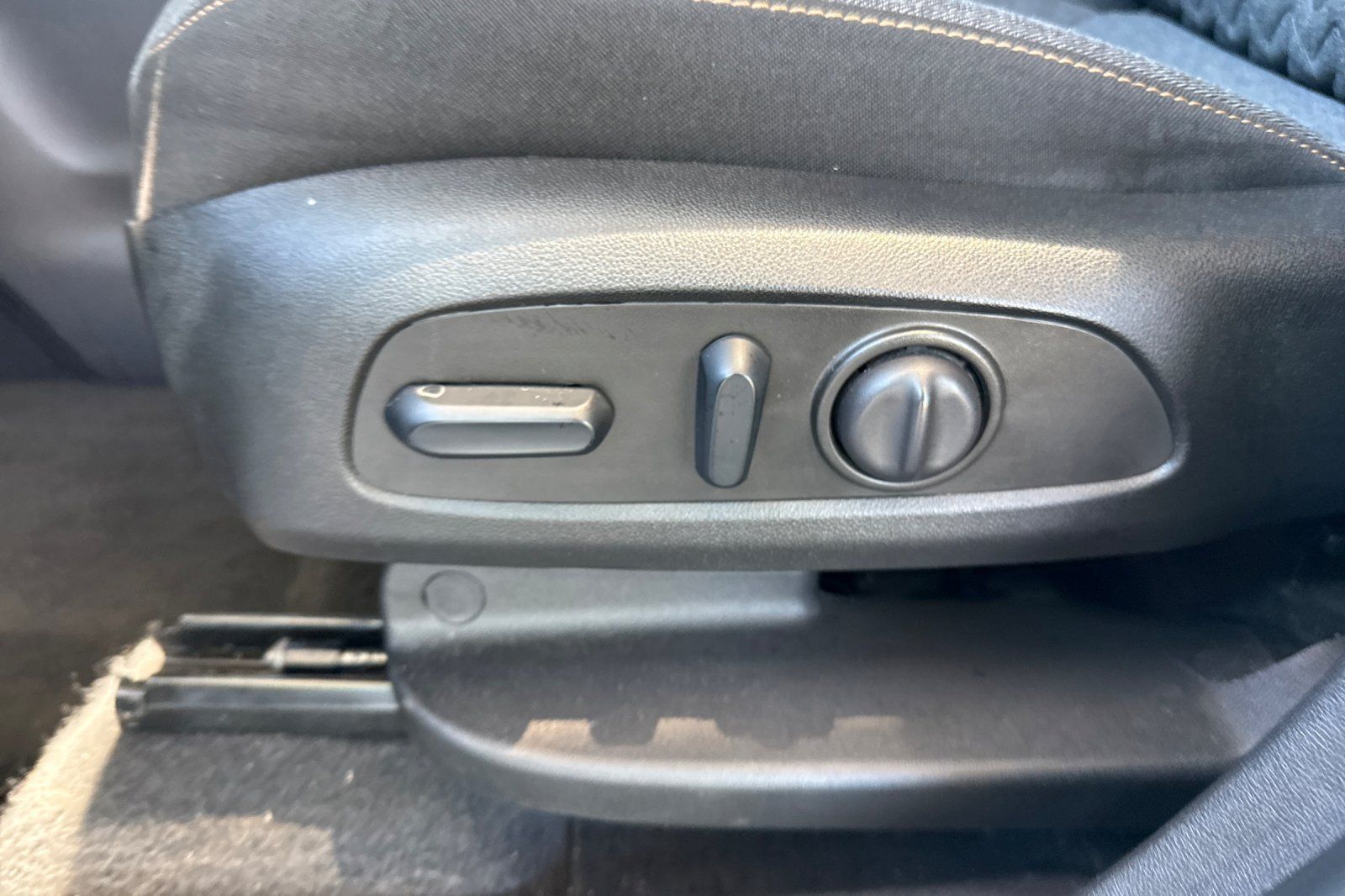 Used 2024 Chevrolet Equinox LT FWD image 18