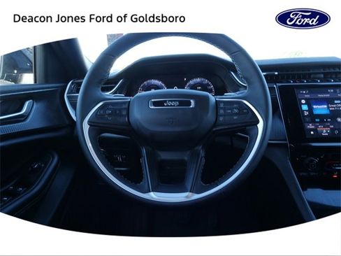 Used 2024 Jeep Grand Cherokee L Altitude image 22