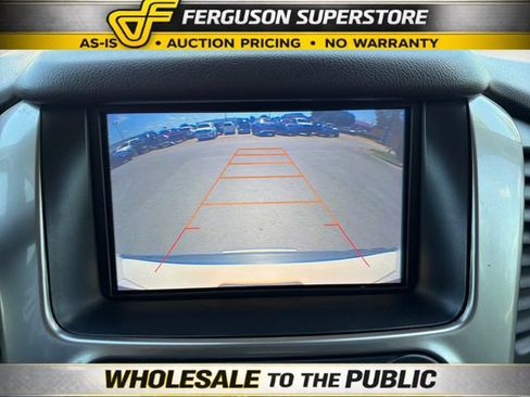 Used 2016 Chevrolet Suburban LTZ RWD image 13