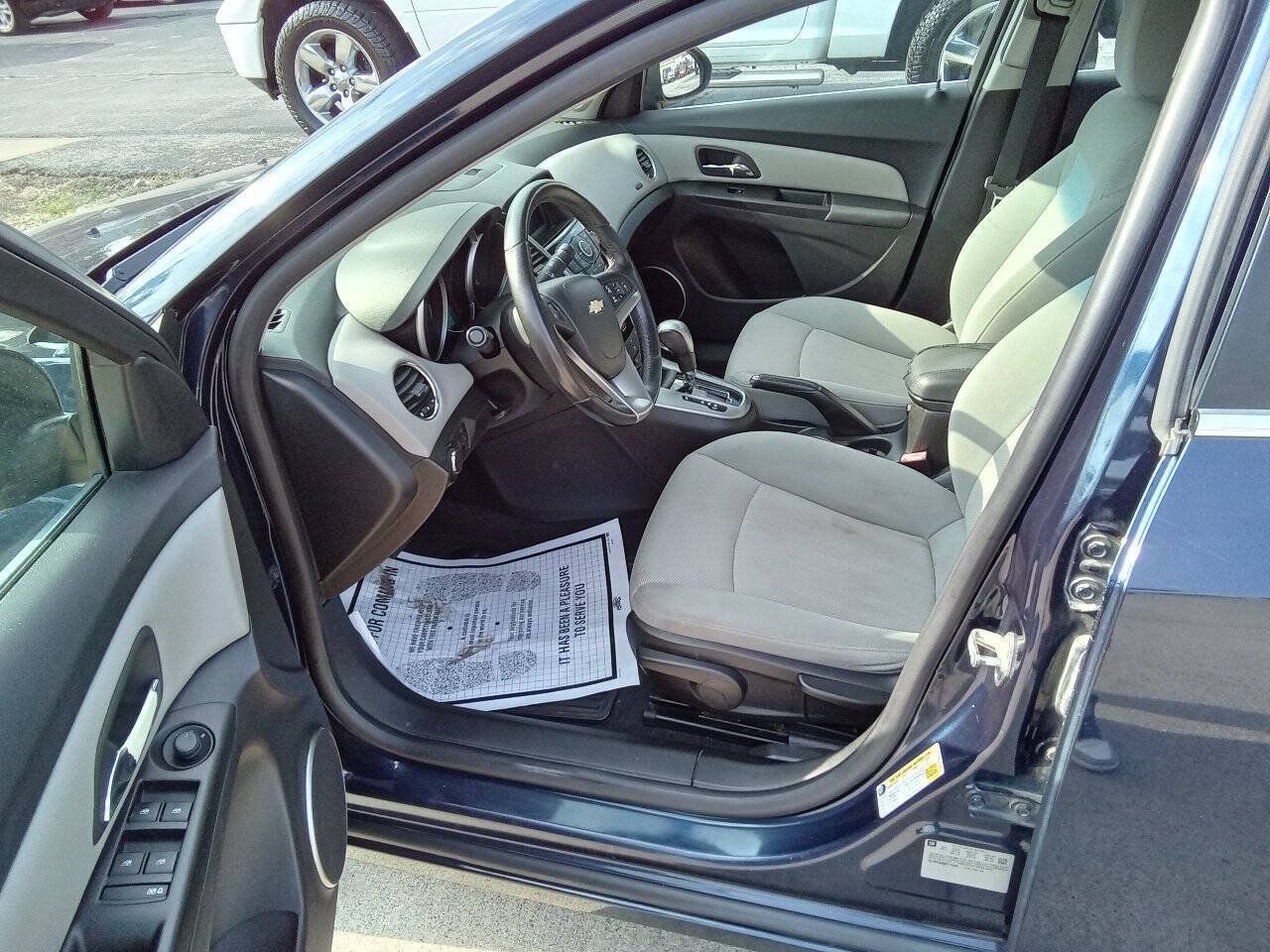 Used 2011 Chevrolet Cruze LT FWD image 11
