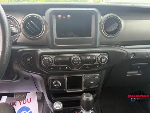 Used 2022 Jeep Wrangler Unlimited Sport image 23