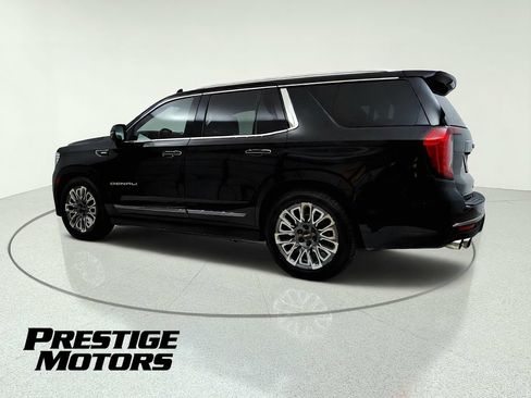 Used 2023 GMC Yukon Denali Ultimate AWD/4WD image 5