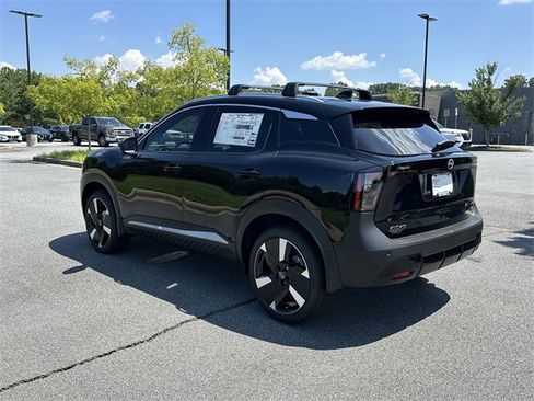 New 2025 Nissan Kicks SR image 6