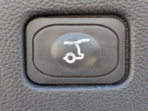 Certified 2023 Ford Edge SEL w/ Convenience Package image 16