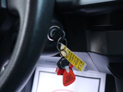 Used 2019 Toyota Tacoma SR image 27