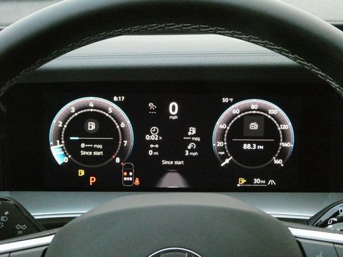 Used 2026 Volkswagen Tiguan SE AWD/4WD image 5