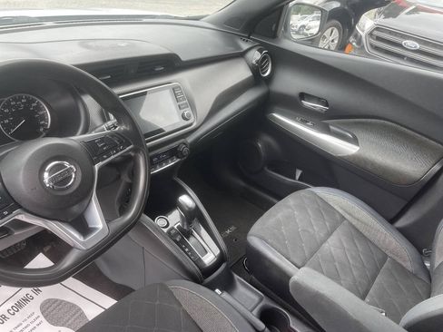 Used 2018 Nissan Kicks SV FWD image 15
