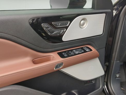 New 2026 Lincoln Aviator Reserve w/ Luxury Package RWD image 12