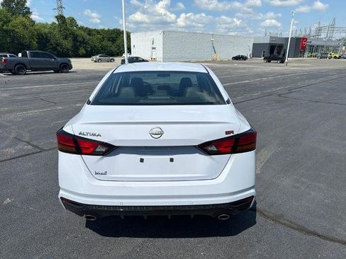 Certified 2025 Nissan Altima 2.5 SR FWD image 6