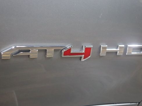 Used 2025 GMC Sierra 2500 AT4 image 10