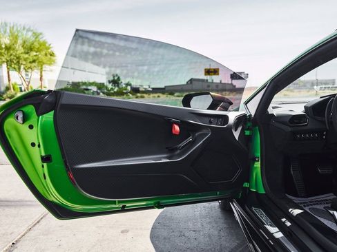 Used 2024 Lamborghini Huracan Sterrato image 30