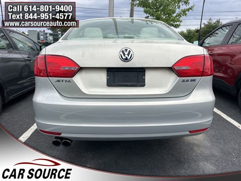 Used 2011 Volkswagen Jetta SE FWD image 5