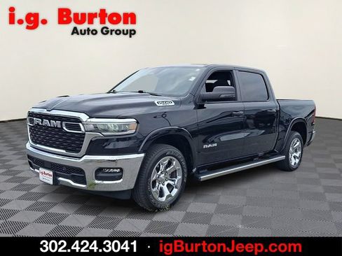 Used 2025 RAM 1500 Big Horn AWD/4WD image 3
