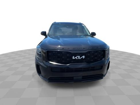 Used 2022 Kia Telluride EX w/ EX Premium Package AWD/4WD image 3