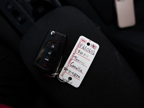 Used 2024 Toyota Corolla LE image 27