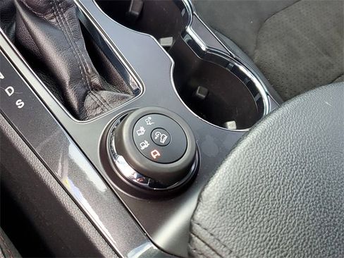 Used 2018 Ford Explorer XLT w/ Equipment Group 202A image 30