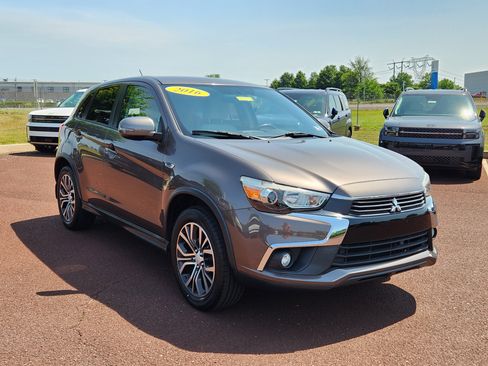 Used 2016 Mitsubishi Outlander Sport SE AWD/4WD image 1