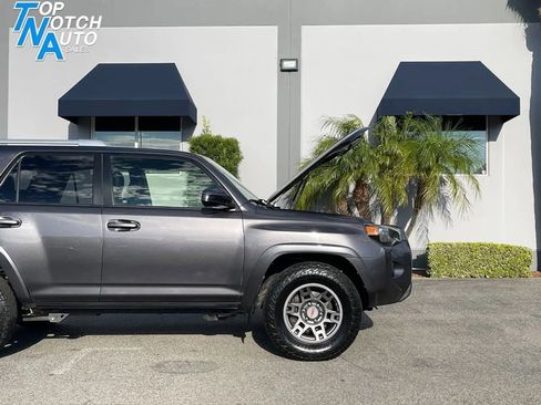 Used 2015 Toyota 4Runner SR5 image 28