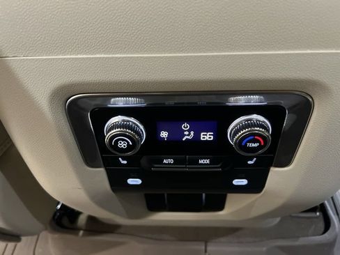 Used 2024 GMC Yukon XL Denali AWD/4WD image 21