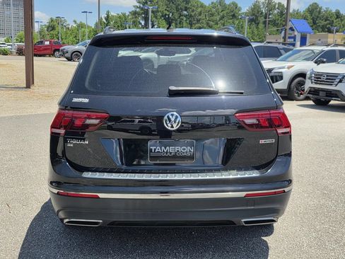 Used 2021 Volkswagen Tiguan SE w/ Panoramic Sunroof Package AWD/4WD image 4