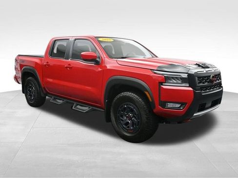 Used 2025 Nissan Frontier PRO-4X w/ Pro Convenience Package AWD/4WD image 2