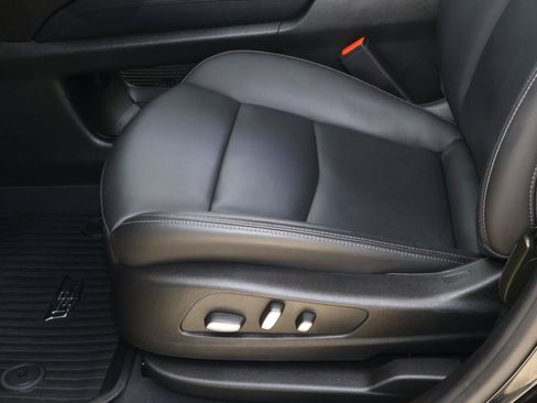 Certified 2025 Cadillac XT6 Premium Luxury w/ LPO, Floor Liner Package FWD image 20