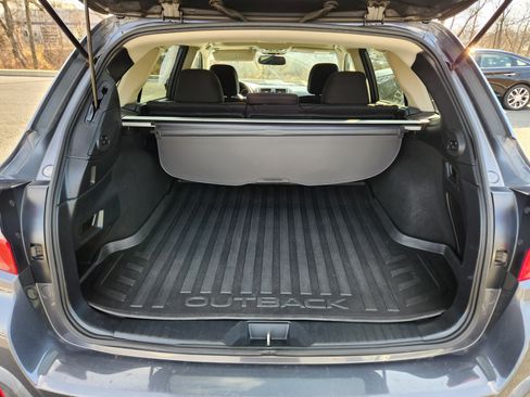 Used 2018 Subaru Outback 2.5i Premium image 8
