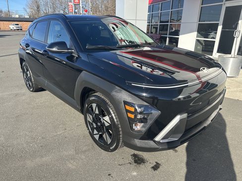 Used 2024 Hyundai Kona SEL w/ Convenience Package image 2