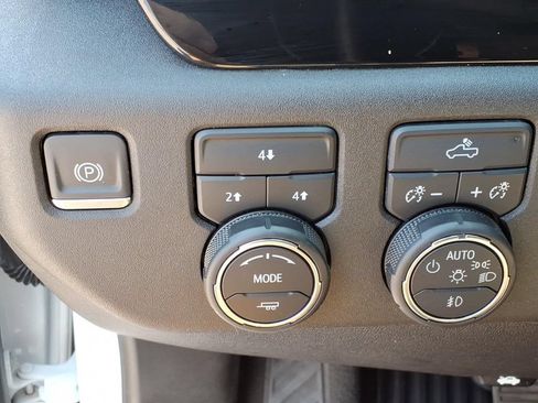 Used 2024 Chevrolet Silverado 2500 LT w/ Convenience Package AWD/4WD image 29
