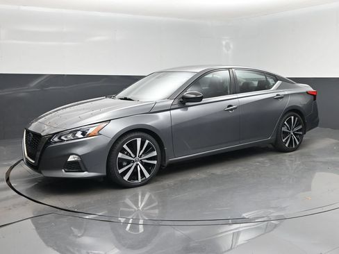 Used 2021 Nissan Altima 2.5 SR FWD image 9