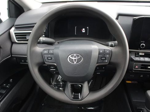 Used 2025 Toyota Camry LE FWD image 17