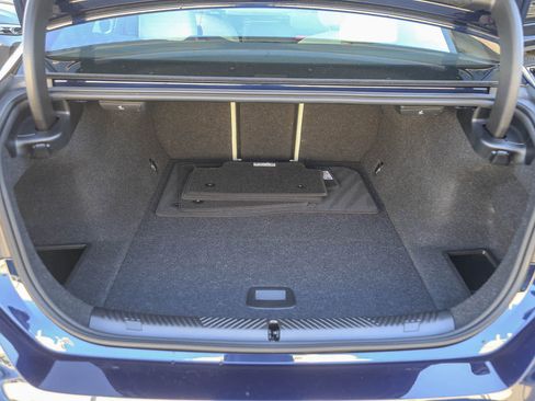 Used 2025 BMW i5 eDrive40i w/ Premium Package image 22